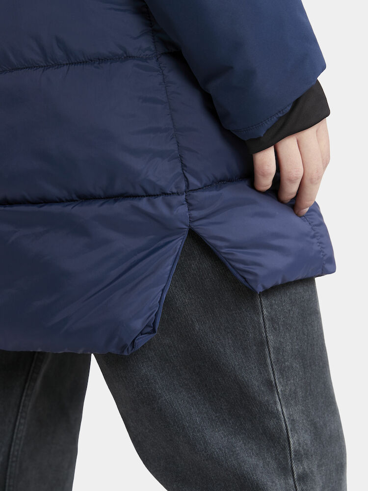 Naisten CORE Evolve Isolate Parkas Toppatakki