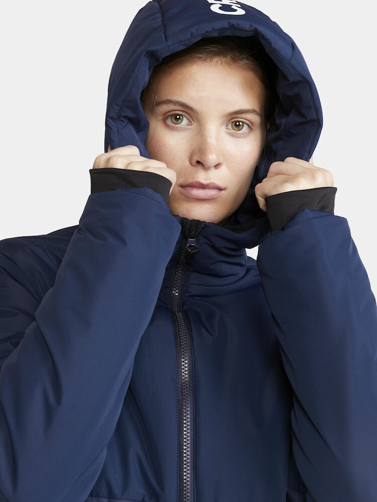 Naisten CORE Evolve Isolate Parkas Toppatakki