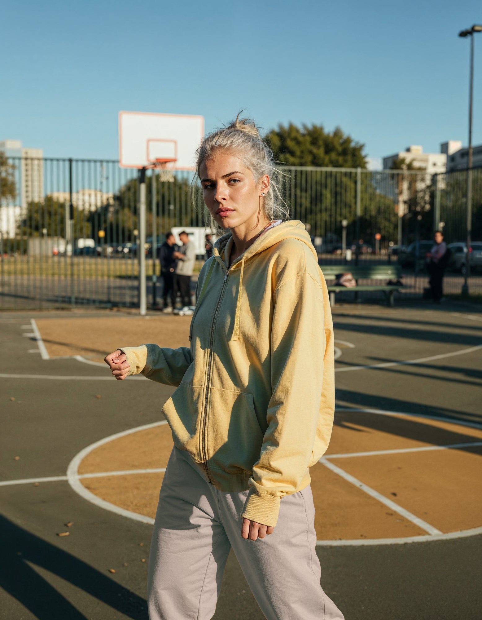 UM Vetoketjuhuppari Regular Fit